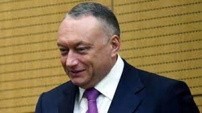 Громкие отставки и обвинения: Судьба человека в глазах общественности и власти