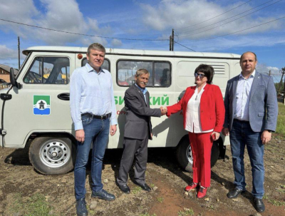 Фонд «Сибирский Характер» передал автомобиль УАЗ в село Кобь Братского района